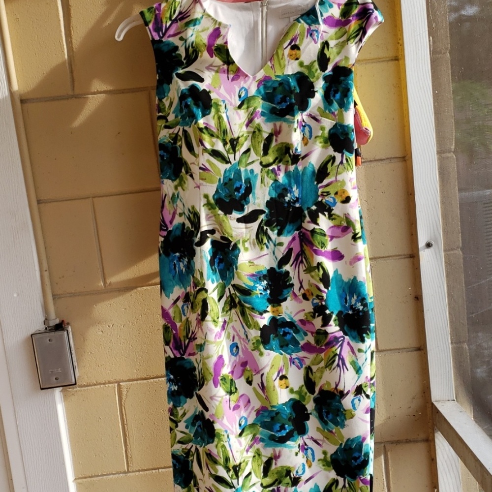 Dress - Picture 3 of 4